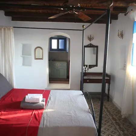 بيت للعطل Stone House